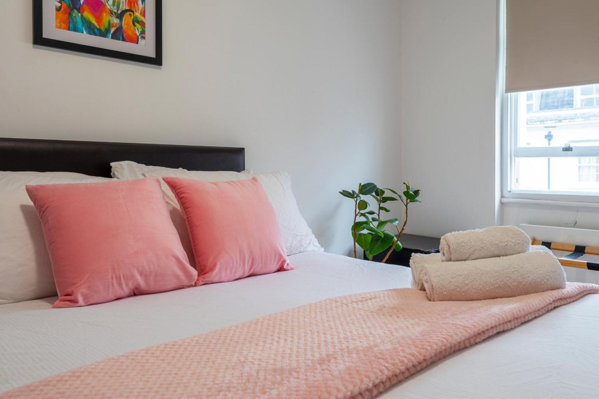 Dazzling Room Near Paddington/Elizabeth Stn London Exterior foto